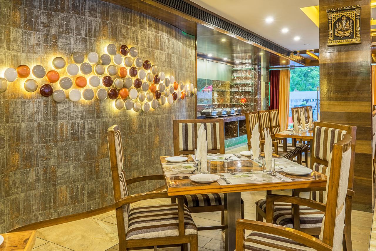 Super Inn Armoise Hotel Ahmedabad Exteriör bild